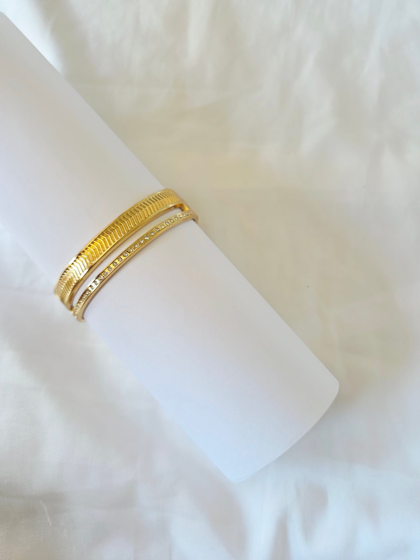 Golden Whisper Band