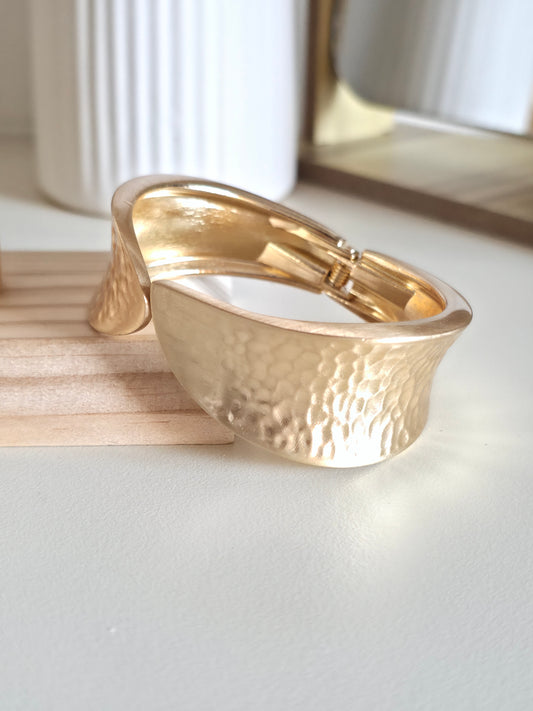 Textured Glow Band