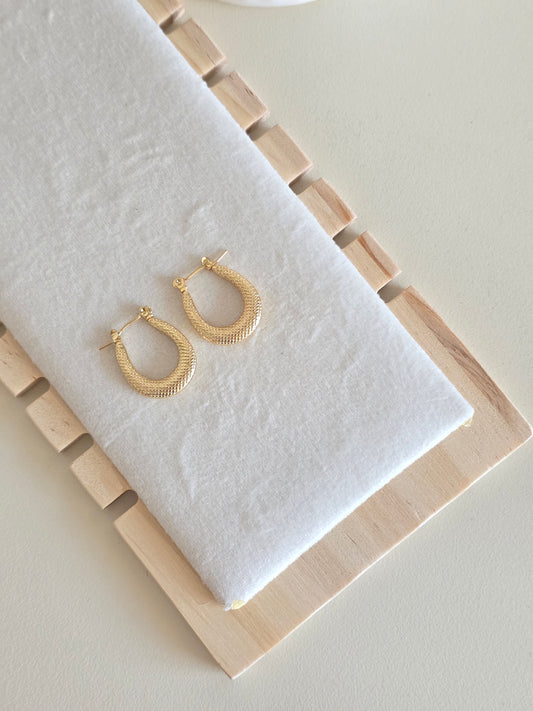 Dot Oval Hoop