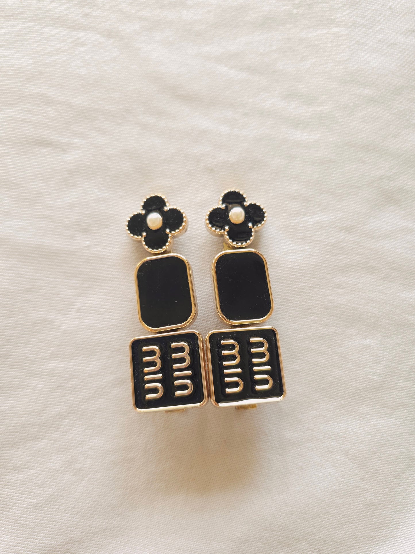 Black Korean Hair Clips - Pair